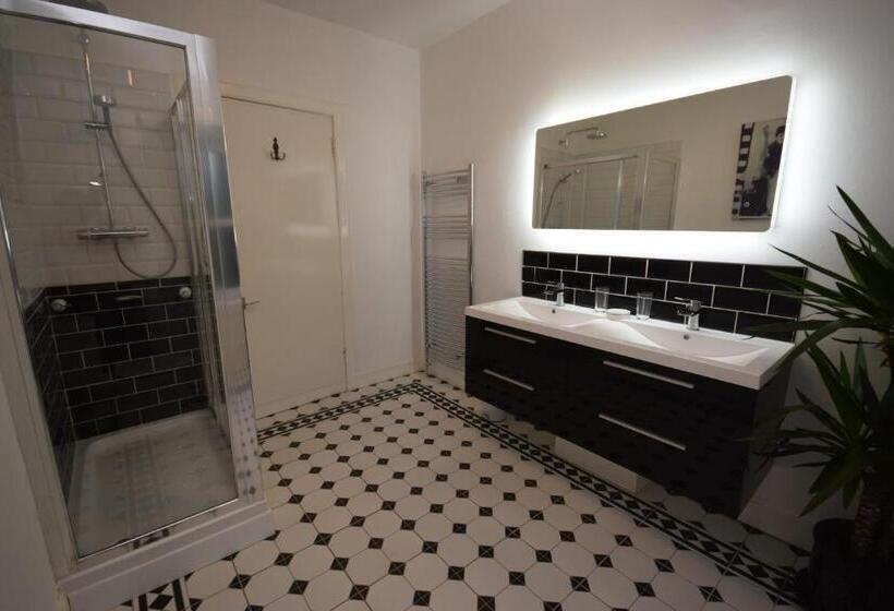 اتاق لوکس با تخت بزرگ, Croft Na Coille