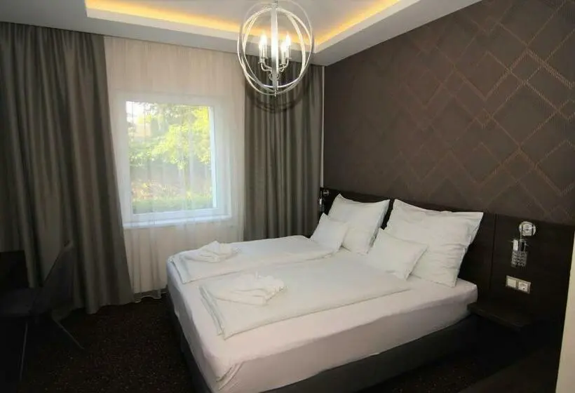 Standardzimmer, Vácz