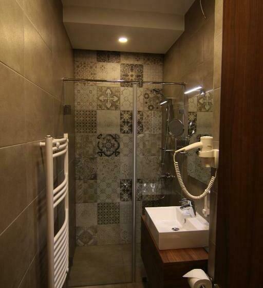 חדר סטנדרט שתי מיטות זוגיות, Vácz