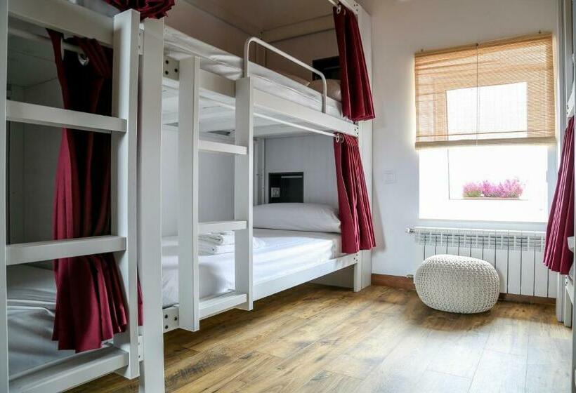 ルームシェアのワンベッド, Bercianos1900