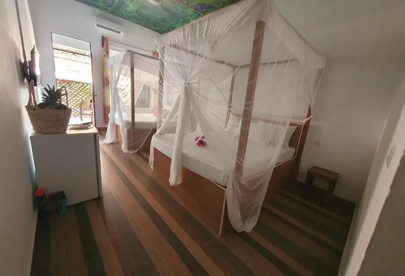 اتاق لوکس با بالکن, Baridi Villa
