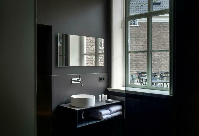 غرفة ديلوكس سرير كينج, Kazerne Hotel   Member Of Design Hotels