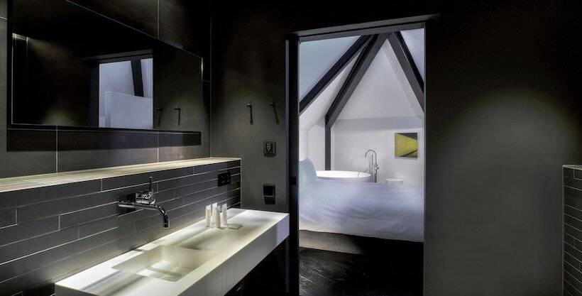 Номер Стандарт, Kazerne Hotel   Member Of Design Hotels