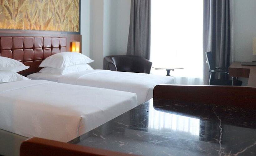 デラックスルーム, Pakons Prime