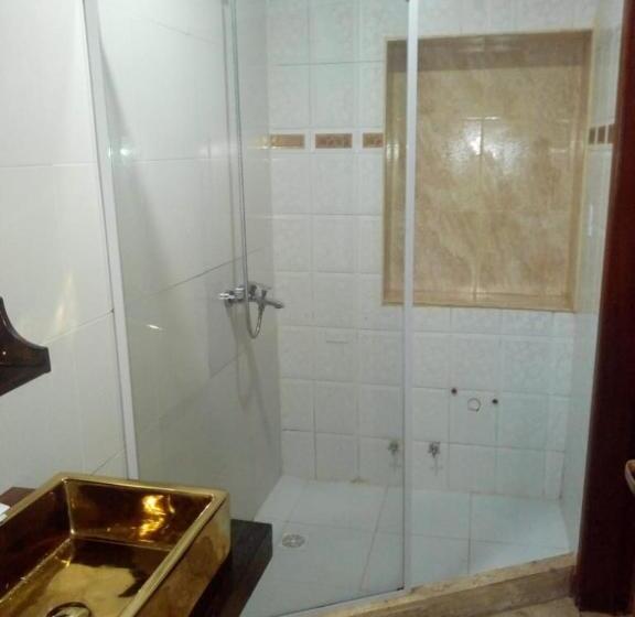 חדר סטנדרט לשלושה, El Uru Suite