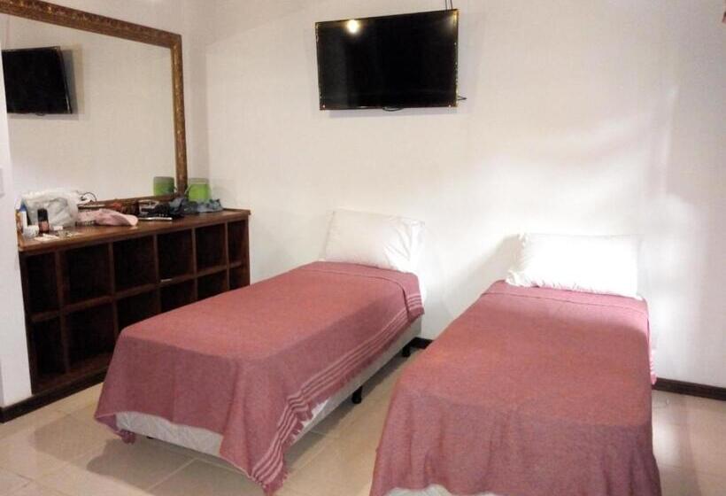 חדר משפחתי, El Uru Suite