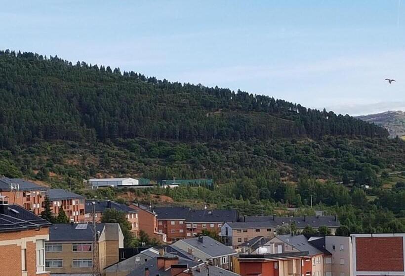 带阳台的标准单人间, Hostal Camelot