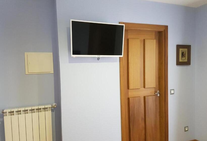 Номер Стандарт Индивидуальный с Балконом, Hostal Camelot