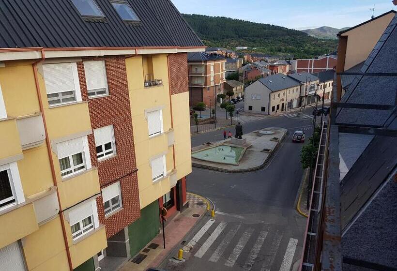 标准间带阳台, Hostal Camelot