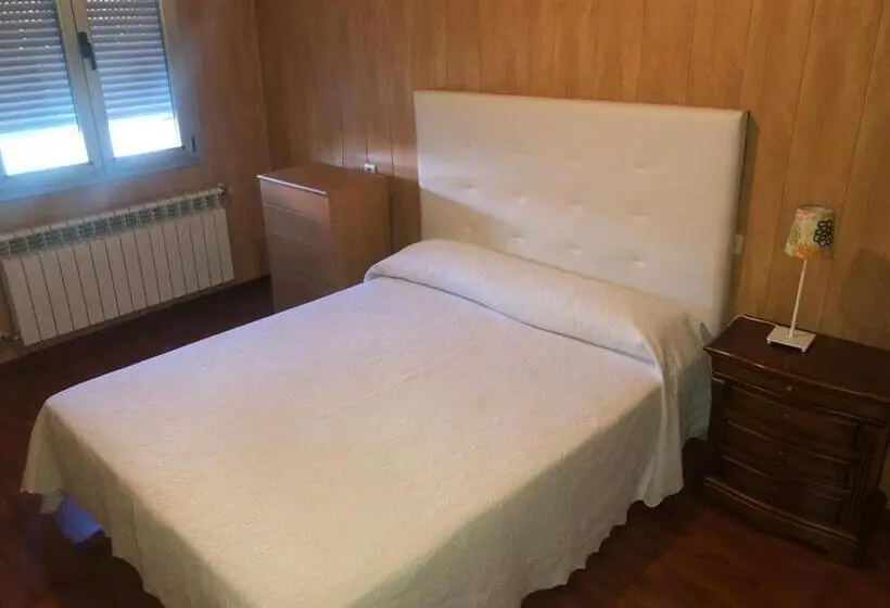 Appartamento 1 Camera da Letto Piano Terra, Hostal Camelot
