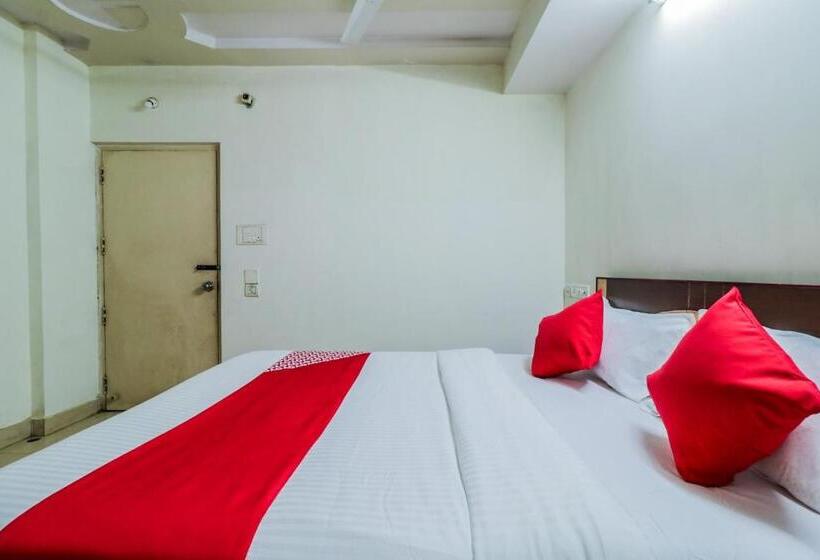 חדר בסיסי, O Parnasala Princely