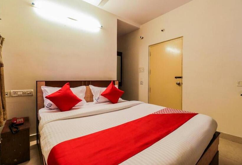 חדר דלוקס לשלושה, O Parnasala Princely