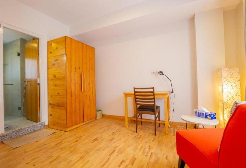 اتاق لوکس, Laxmi Niwas