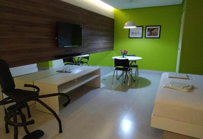 اتاق استاندارد, Vegas Motel