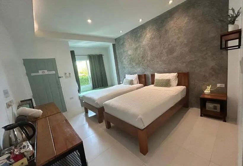 غرفة قياسية مطلّة علي حمام السباحة, Phangan Hometown Resort Adults Only