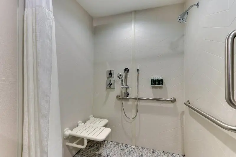 キングサイズベッドのスタンダードルーム, Fairfield Inn & Suites By Marriott Goshen