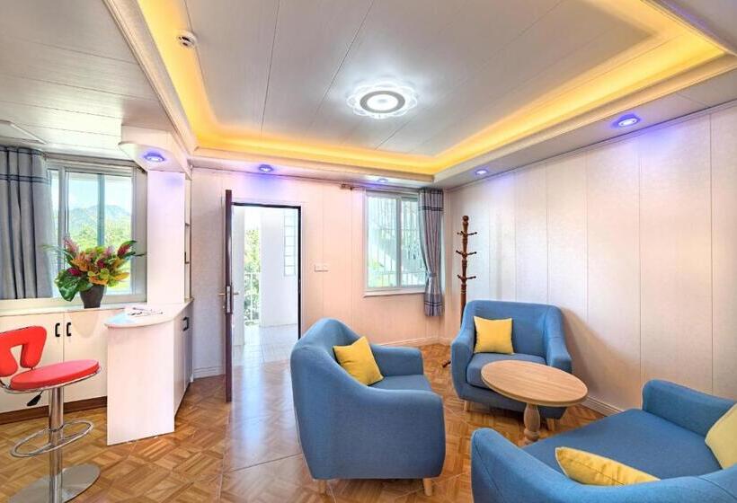 سوئیت با بالکن, Riverside