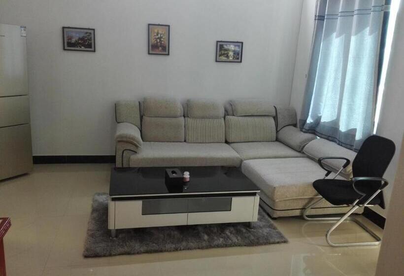 سوئیت با چشمانداز رودخانه, Riverside