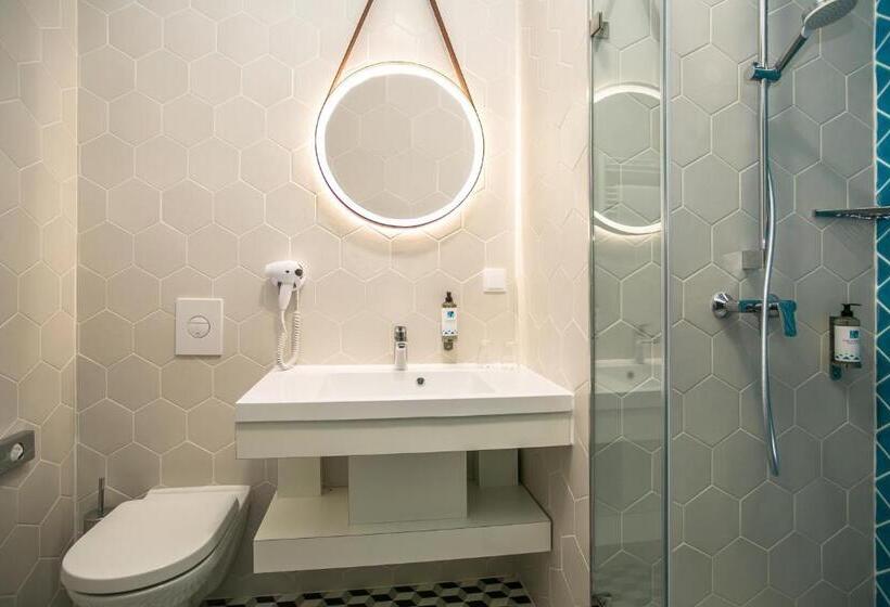 غرفة قياسية فردية, T62