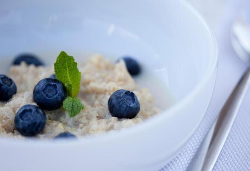 חדר סטנדרט עם מרפסת ונוף לים, Longevity Health & Wellness Hotel   Adults Only