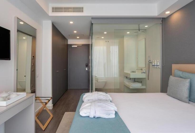 חדר סטנדרט עם מרפסת ונוף לים, Longevity Health & Wellness Hotel   Adults Only