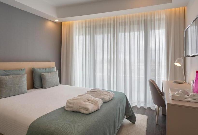 Номер Стандард Боковой Вид на Море с Балконом, Longevity Health & Wellness Hotel   Adults Only