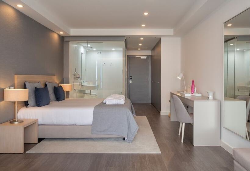 Номер Superior с Балконом, Longevity Health & Wellness Hotel   Adults Only
