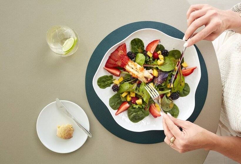 חדר דלוקס עם מרפסת נוף לים, Longevity Health & Wellness Hotel   Adults Only