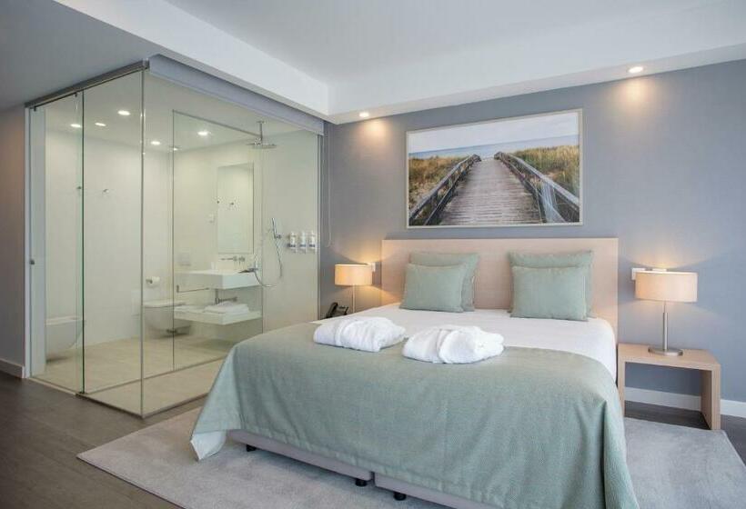 סוויטת ג'וניור עם מרפסת, Longevity Health & Wellness Hotel   Adults Only