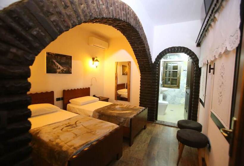 חדר דלוקס, Heraklis