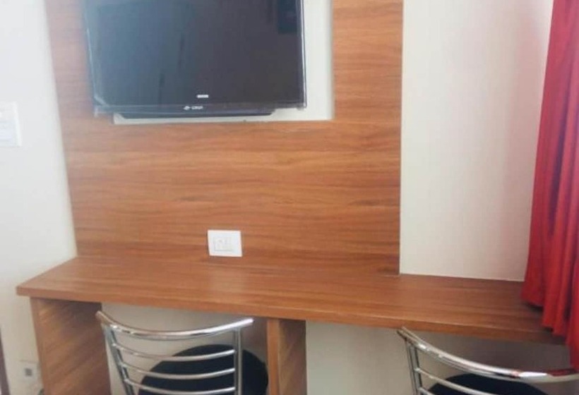 חדר דלוקס, Aiston Inn