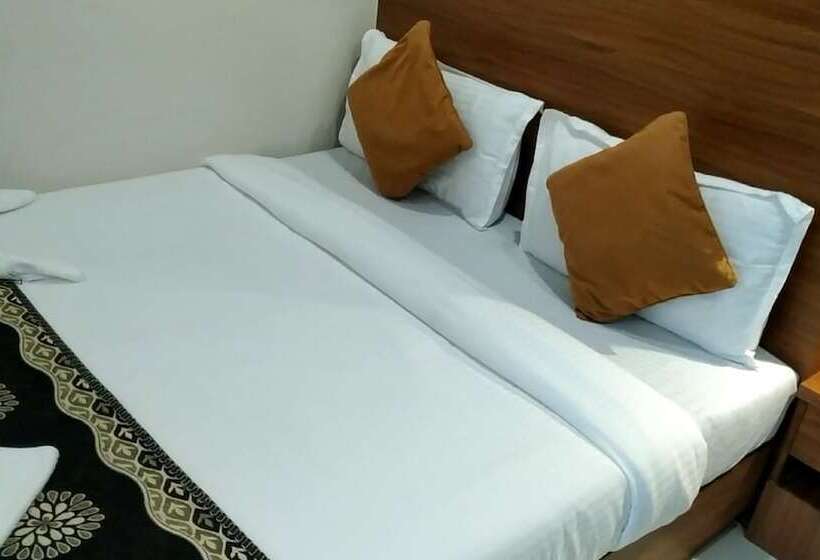 חדר דלוקס, Aiston Inn