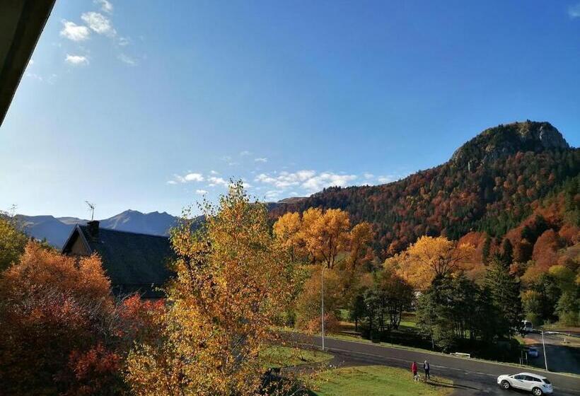 Четырехместный Номер Стандарт с Балконом, Les Mouflons