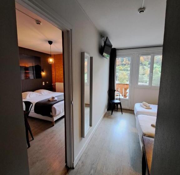 Четырехместный Номер Стандарт с Балконом, Les Mouflons