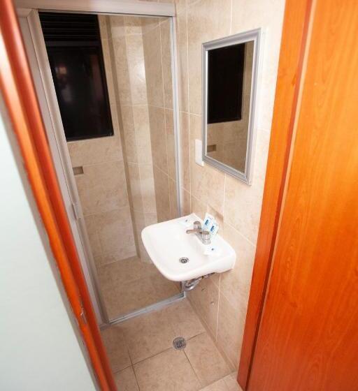 スタンダードルーム, Lira Solo Adultos