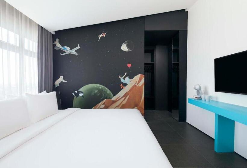 Студия Стандарт, Artotel Gajahmada Semarang