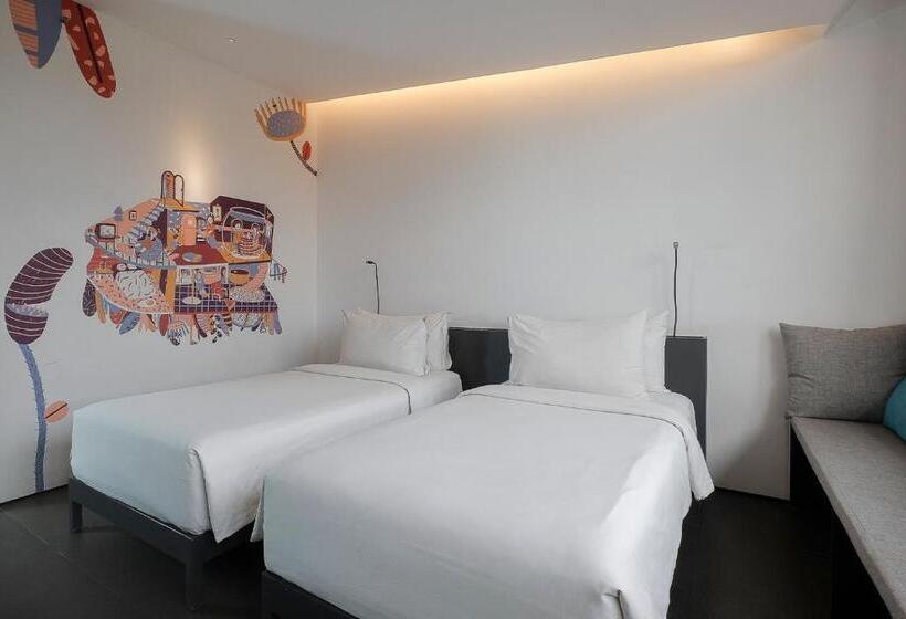 Студия Стандарт, Artotel Gajahmada Semarang