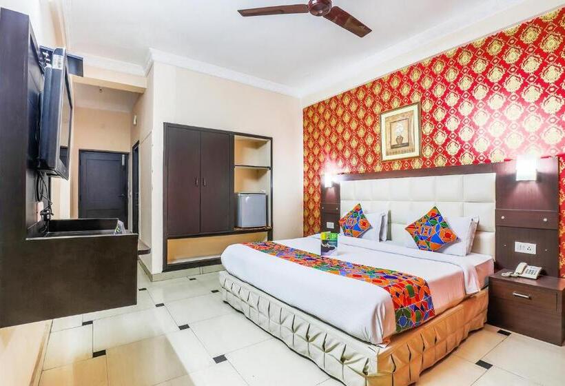 Номер Deluxe, Fabhotel Pramila Inn