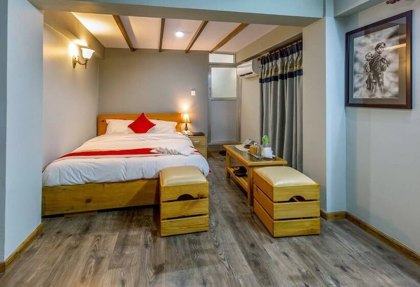 اتاق لوکس, Inn Sangrahalaya