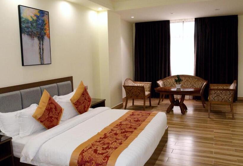 سوییت جونیور, Tugos