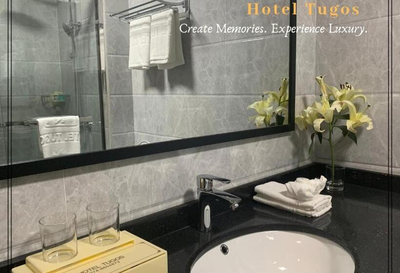 اتاق لوکس, Tugos