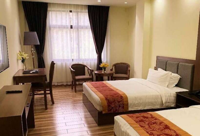 اتاق خانوادگی, Tugos