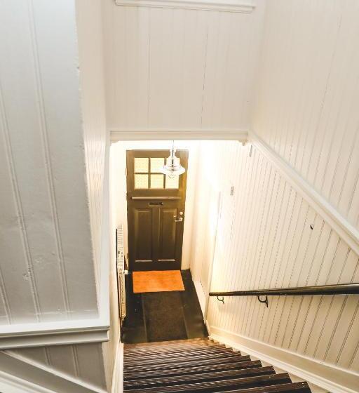 آپارتمان 3 خوابه, Hoepfner And Tulinius Historical Houses