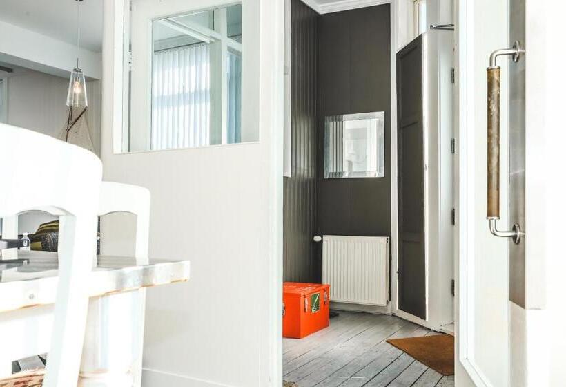 آپارتمان 1 خوابه همکف, Hoepfner And Tulinius Historical Houses