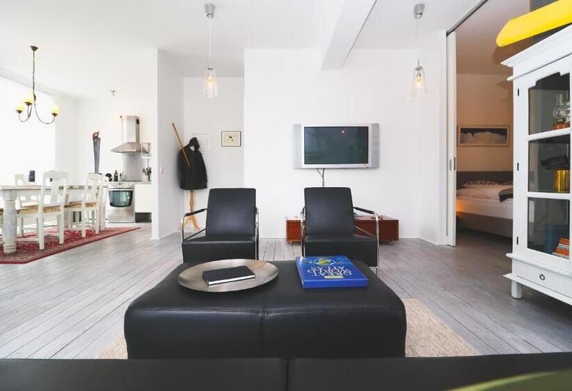 آپارتمان 1 خوابه همکف, Hoepfner And Tulinius Historical Houses