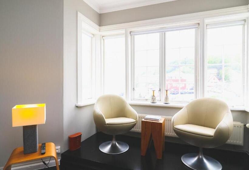 آپارتمان 3 خوابه, Hoepfner And Tulinius Historical Houses