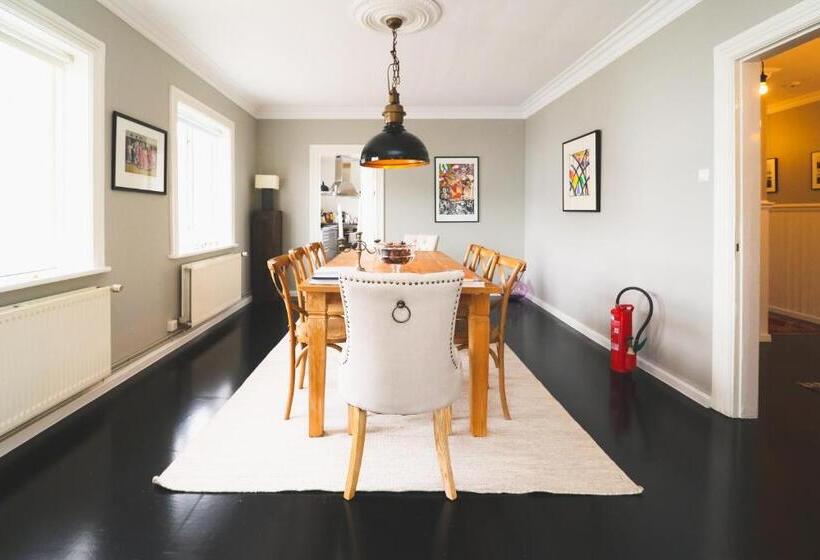 آپارتمان 3 خوابه, Hoepfner And Tulinius Historical Houses