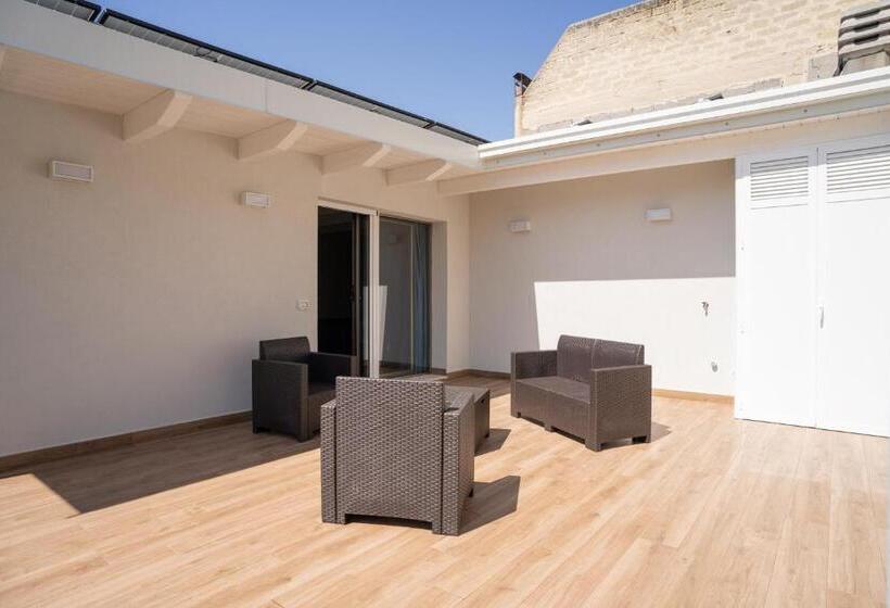 带大床的标准间, Oppip