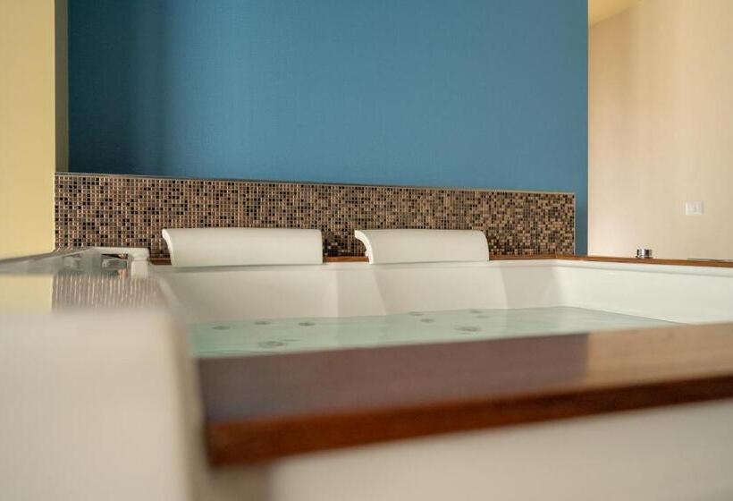 带大床的标准间, Oppip