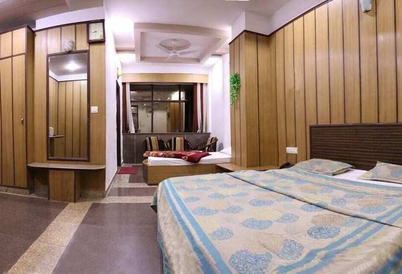 Pokój Deluxe Trzyosobowy, Suryodaya